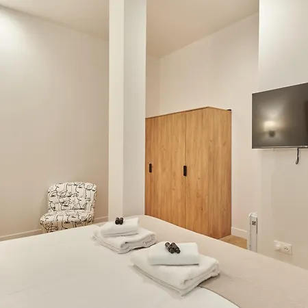 With Ac Buttes Chaumont Park Apartment *