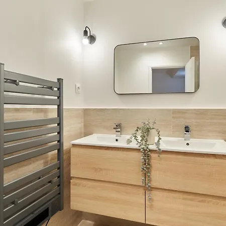 With Ac Buttes Chaumont Park Apartment *