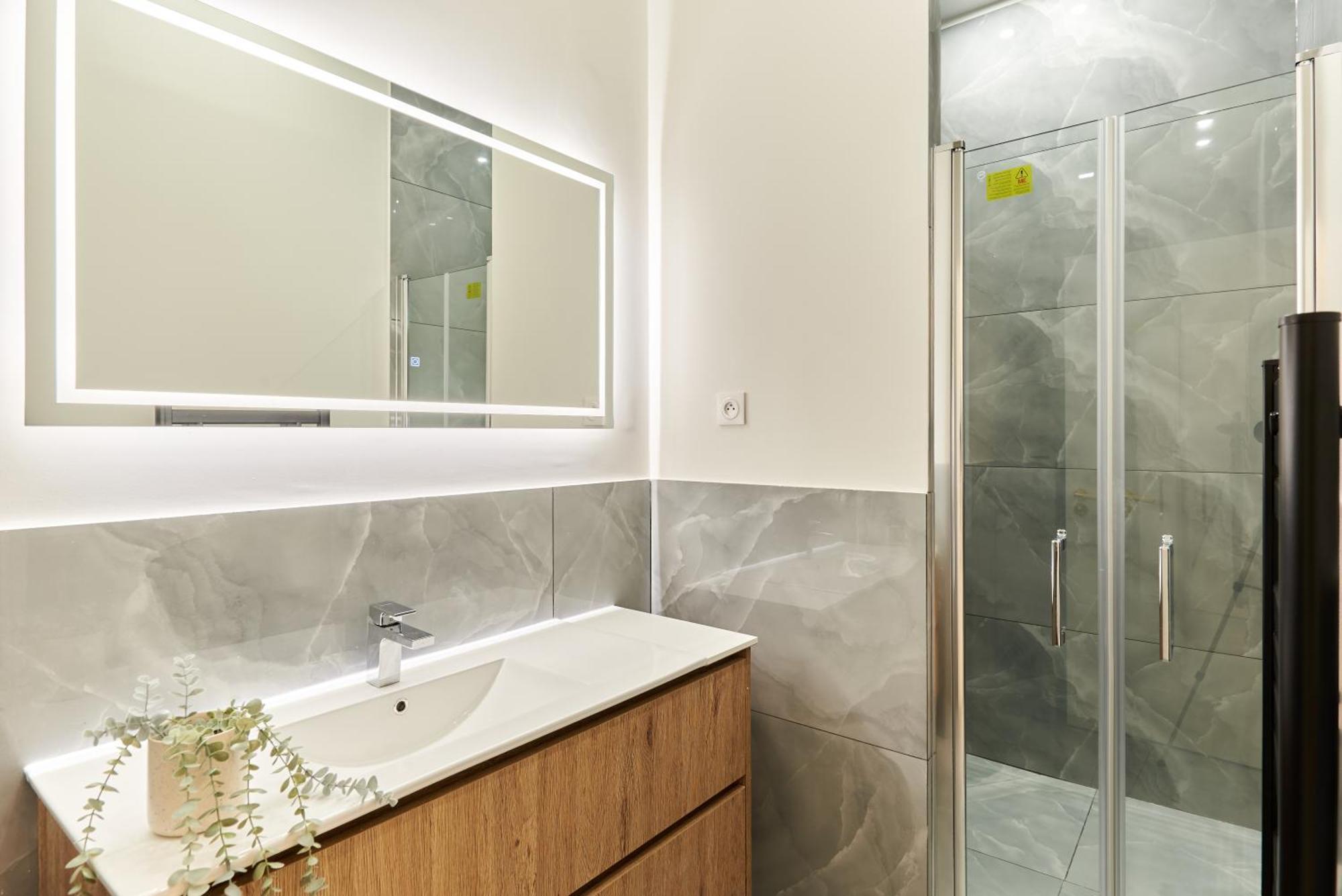 With Ac Buttes Chaumont Park Apartment Paris